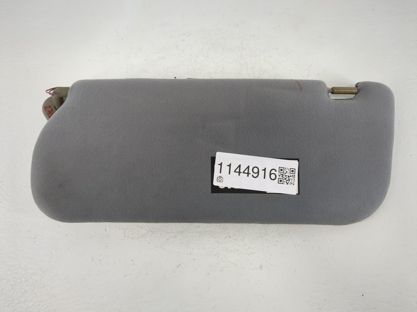 2002-2005 Hyundai Sonata Sun Visor Shade Replacement Passenger Right Mirror Fits Fits 2002 2003 2004 2005 OEM Used Auto Part