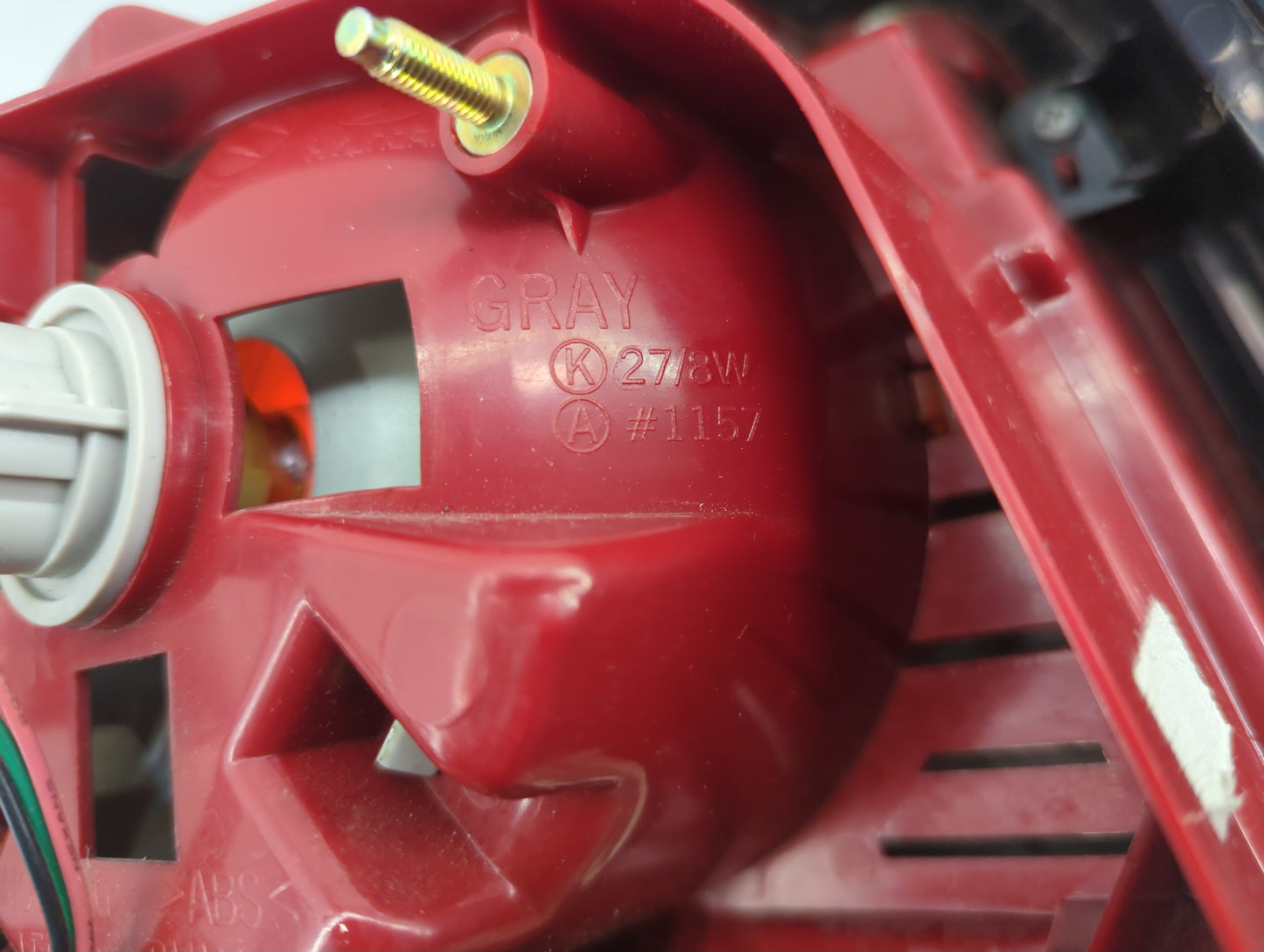 2002-2005 Hyundai Sonata Tail Light Assembly Passenger Right OEM Fits Fits 2002 2003 2004 2005 OEM Used Auto Parts - Oemused