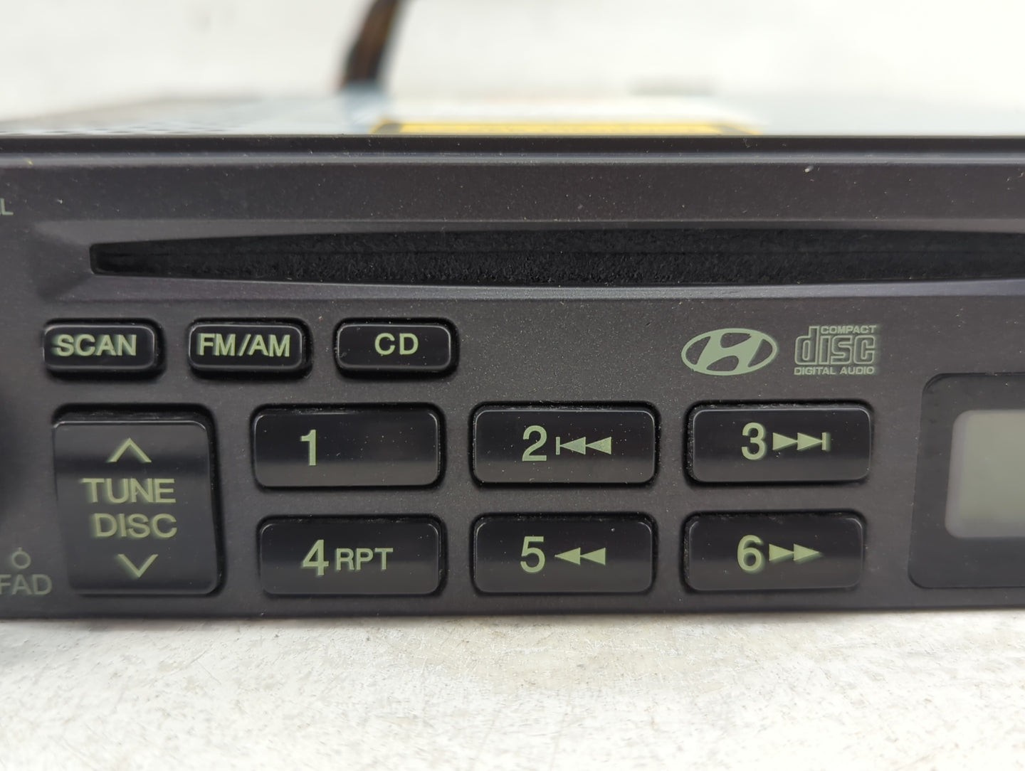 2002-2005 Hyundai Sonata Radio AM FM Cd Player Receiver Replacement P/N:96160-3D102 Fits Fits 2002 2003 2004 2005 OEM Used A