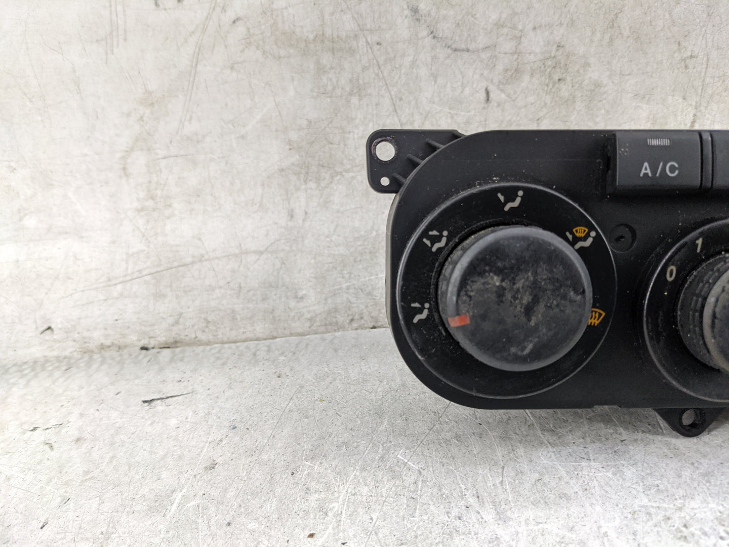 2003 Hyundai Tiburon Climate Control Module Temperature AC/Heater Replacement P/N:97250-2CXXX Fits OEM Used Auto Parts - Oem