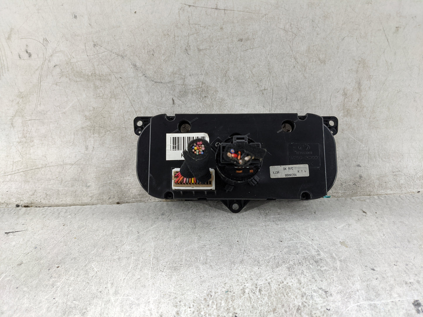 2003 Hyundai Tiburon Climate Control Module Temperature AC/Heater Replacement P/N:97250-2CXXX Fits OEM Used Auto Parts - Oem