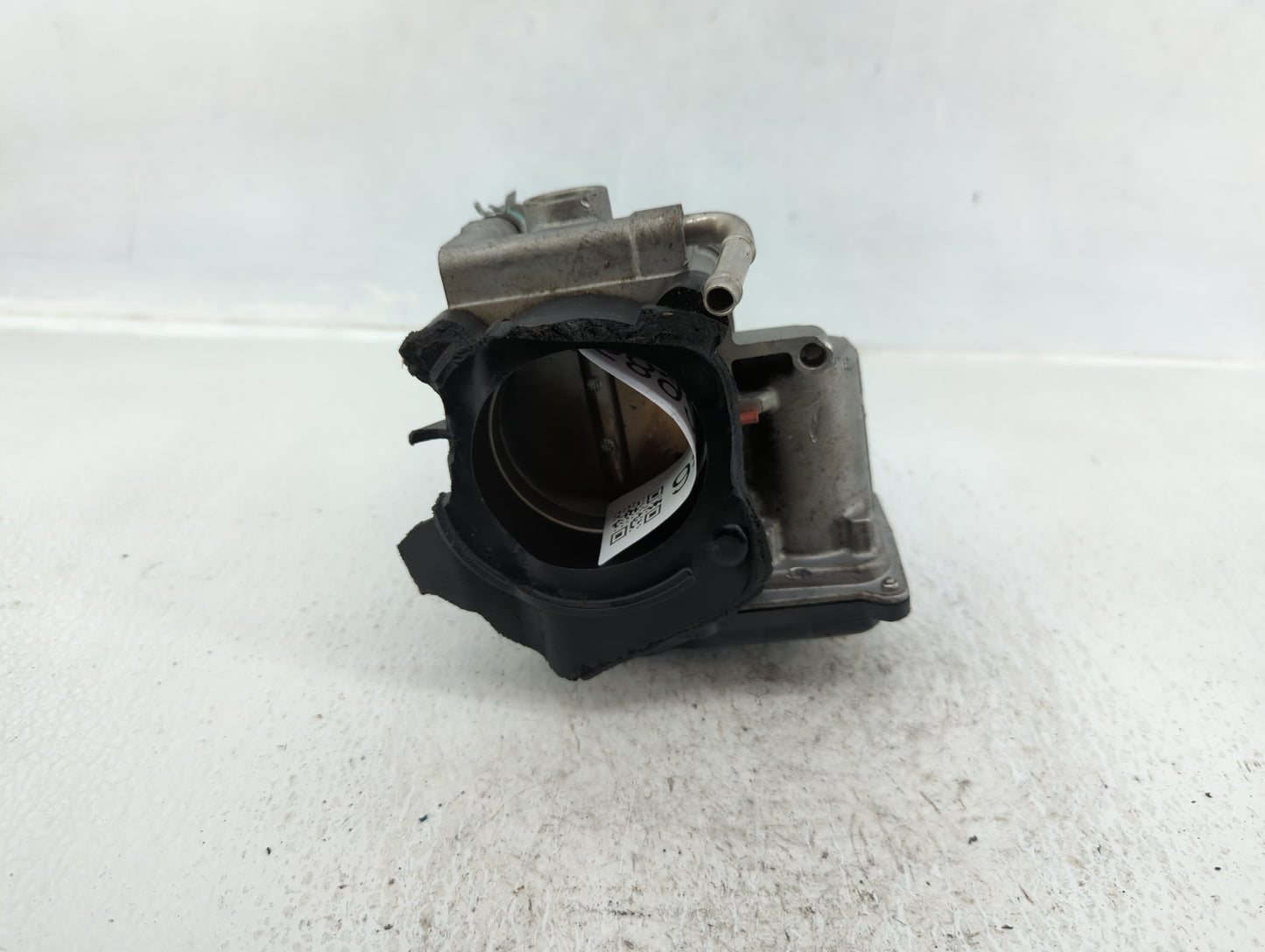2003-2008 Hyundai Tiburon Throttle Body P/N:3510037320 Fits Fits 2001 2002 2003 2004 2005 2006 2007 2008 OEM Used Auto Parts