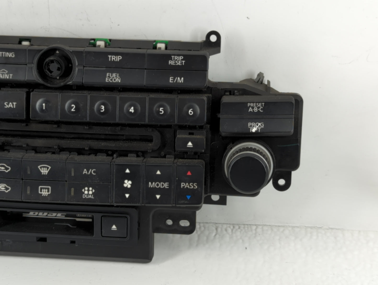 2003 Infiniti Fx35 Climate Control Module Temperature AC/Heater Replacement P/N:T31100A0310000 Fits OEM Used Auto Parts - Oe