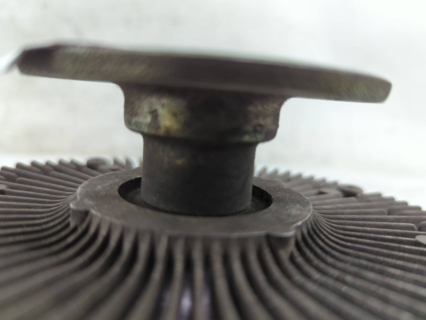 2003-2004 Infiniti G35 Radiator Cooling Fan Clutch - Oemusedautoparts1.com