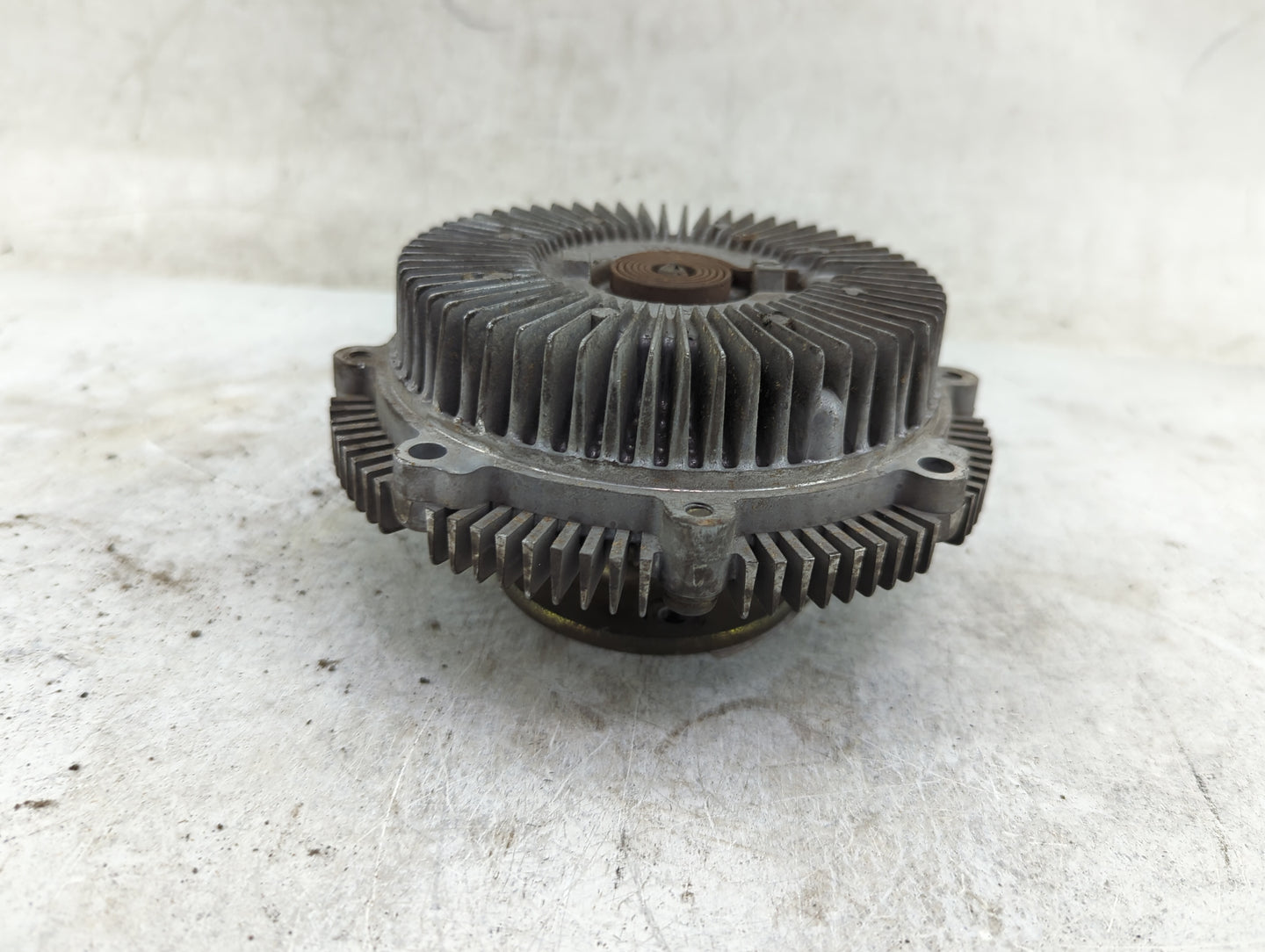 2003-2004 Infiniti G35 Radiator Cooling Fan Clutch - Oemusedautoparts1.com