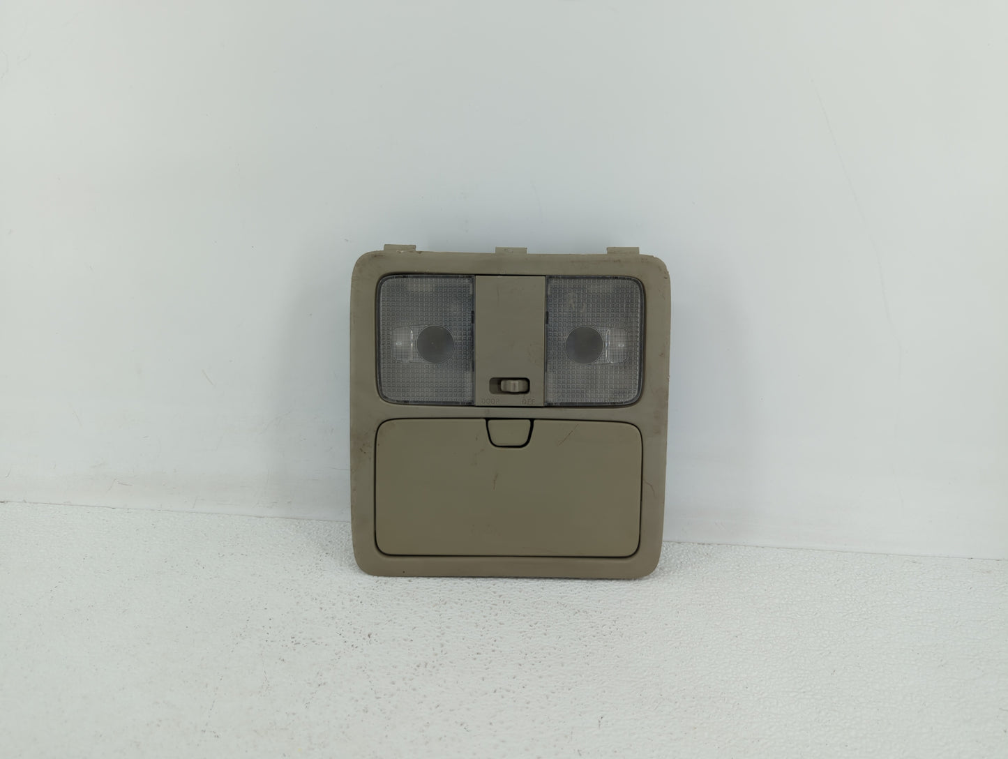 2003 Infiniti G35 Overhead Roof Console Beige - Oemusedautoparts1.com