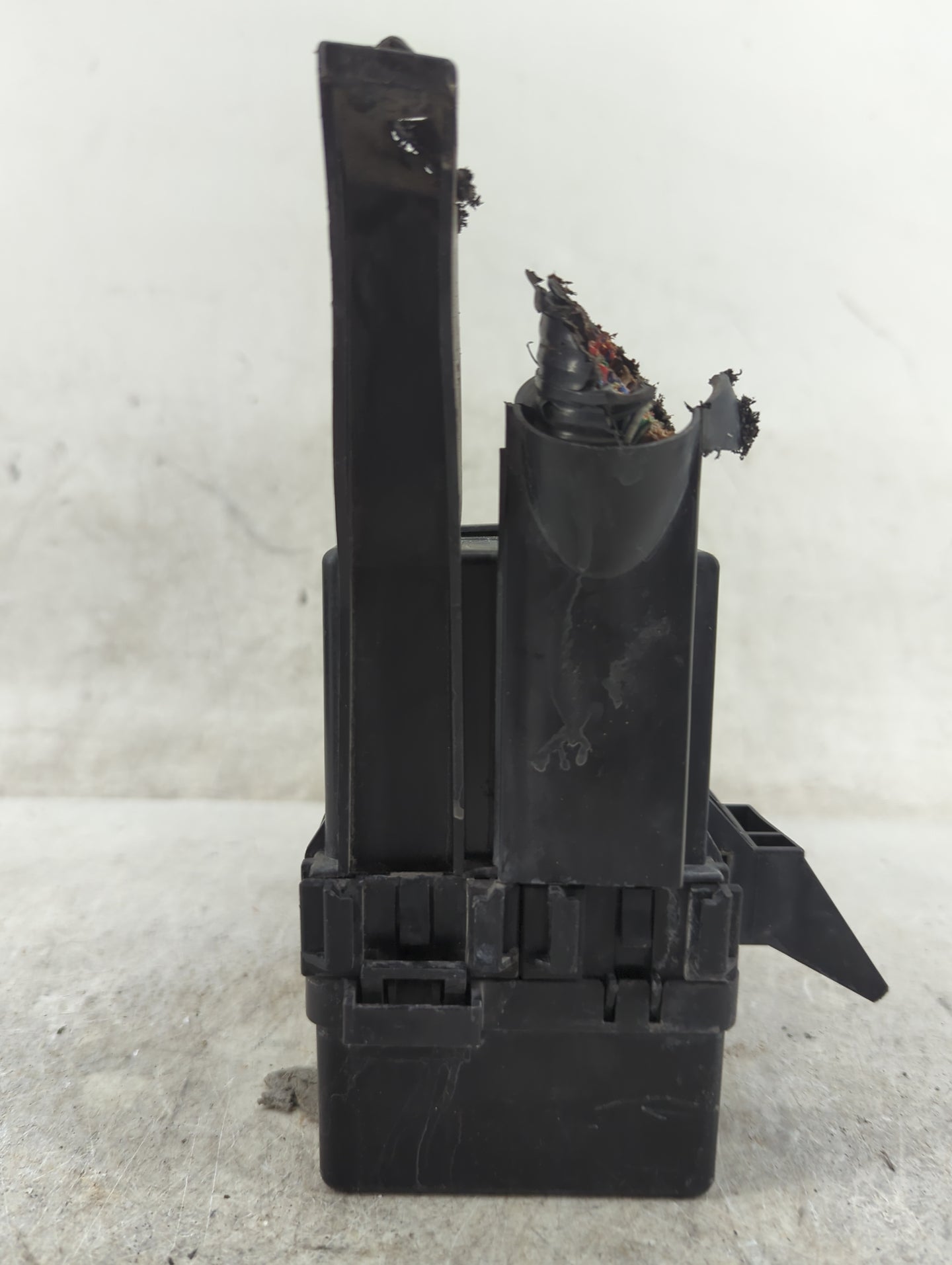 2002-2004 Infiniti I35 Fusebox Fuse Box Panel Relay Module P/N:7154-3178 24382 2Y110 Fits Fits 2000 2001 2002 2003 2004 OEM 
