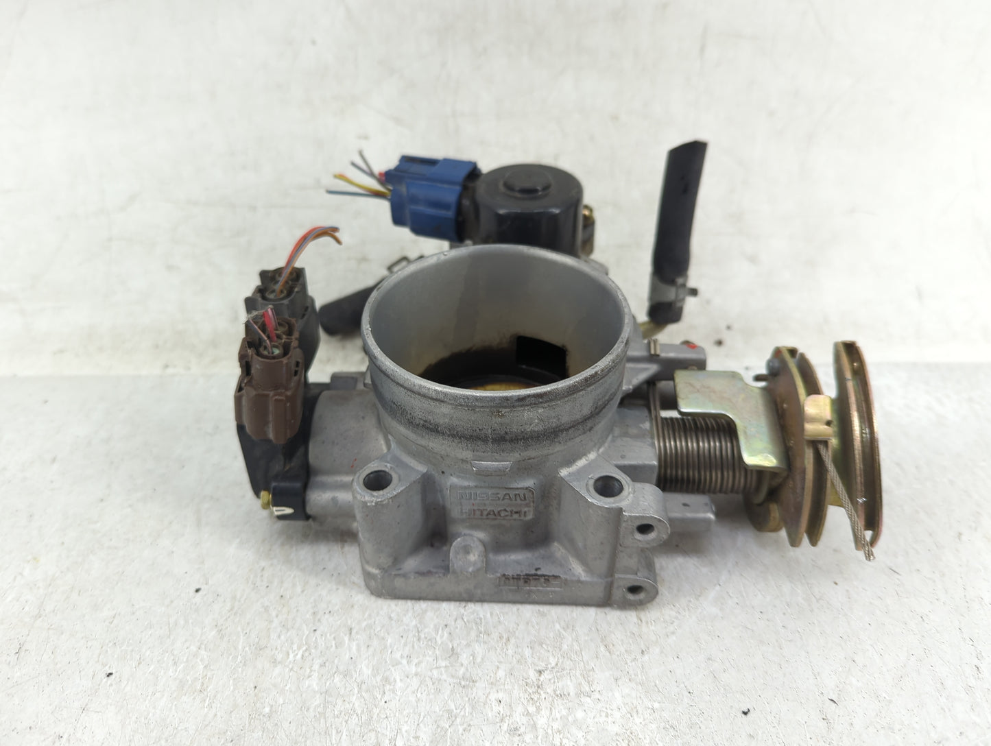 2001-2003 Infiniti Qx4 Throttle Body Fits Fits 2001 2002 2003 OEM Used Auto Parts - Oemusedautoparts1.com