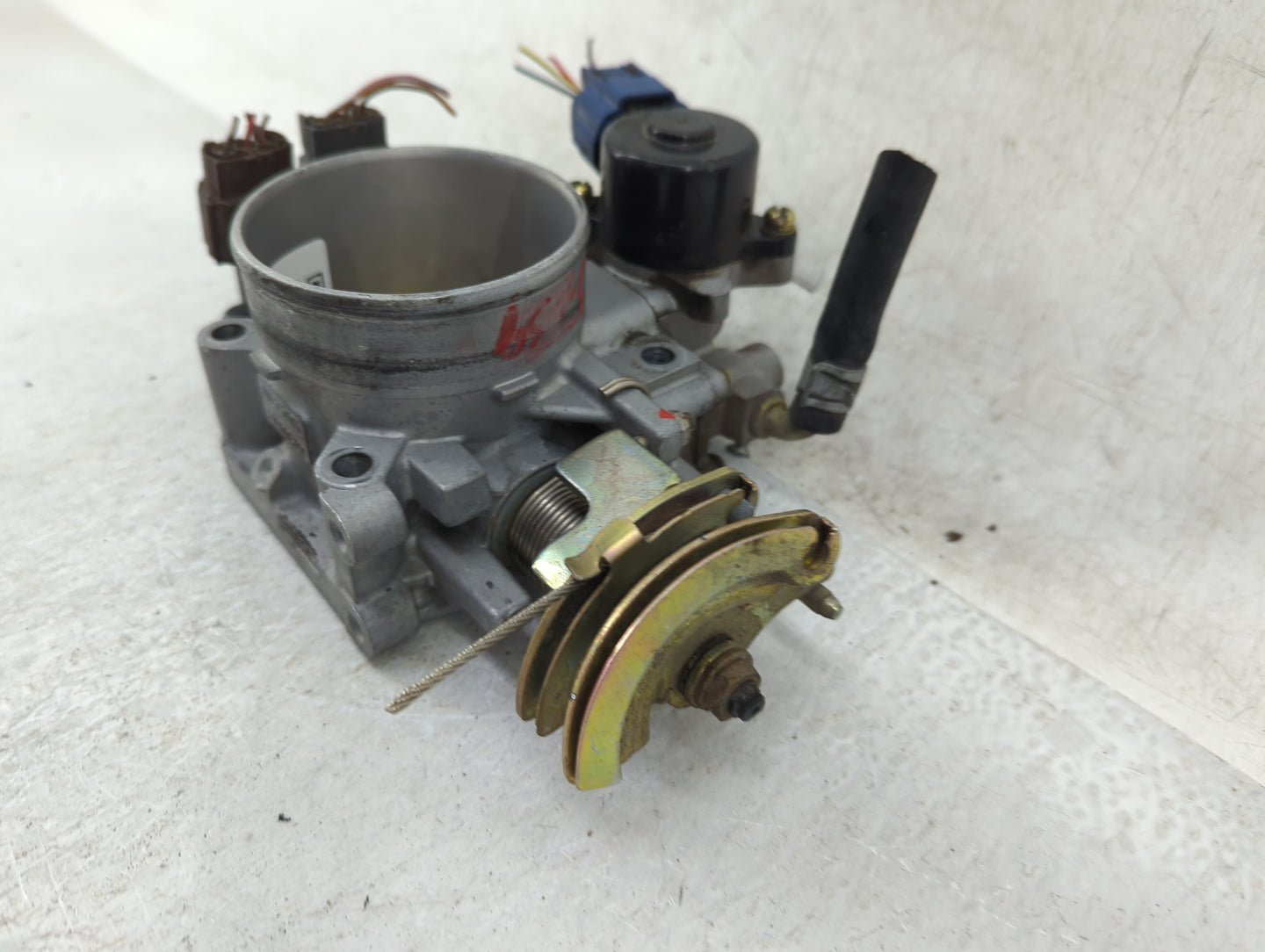 2001-2003 Infiniti Qx4 Throttle Body Fits Fits 2001 2002 2003 OEM Used Auto Parts - Oemusedautoparts1.com