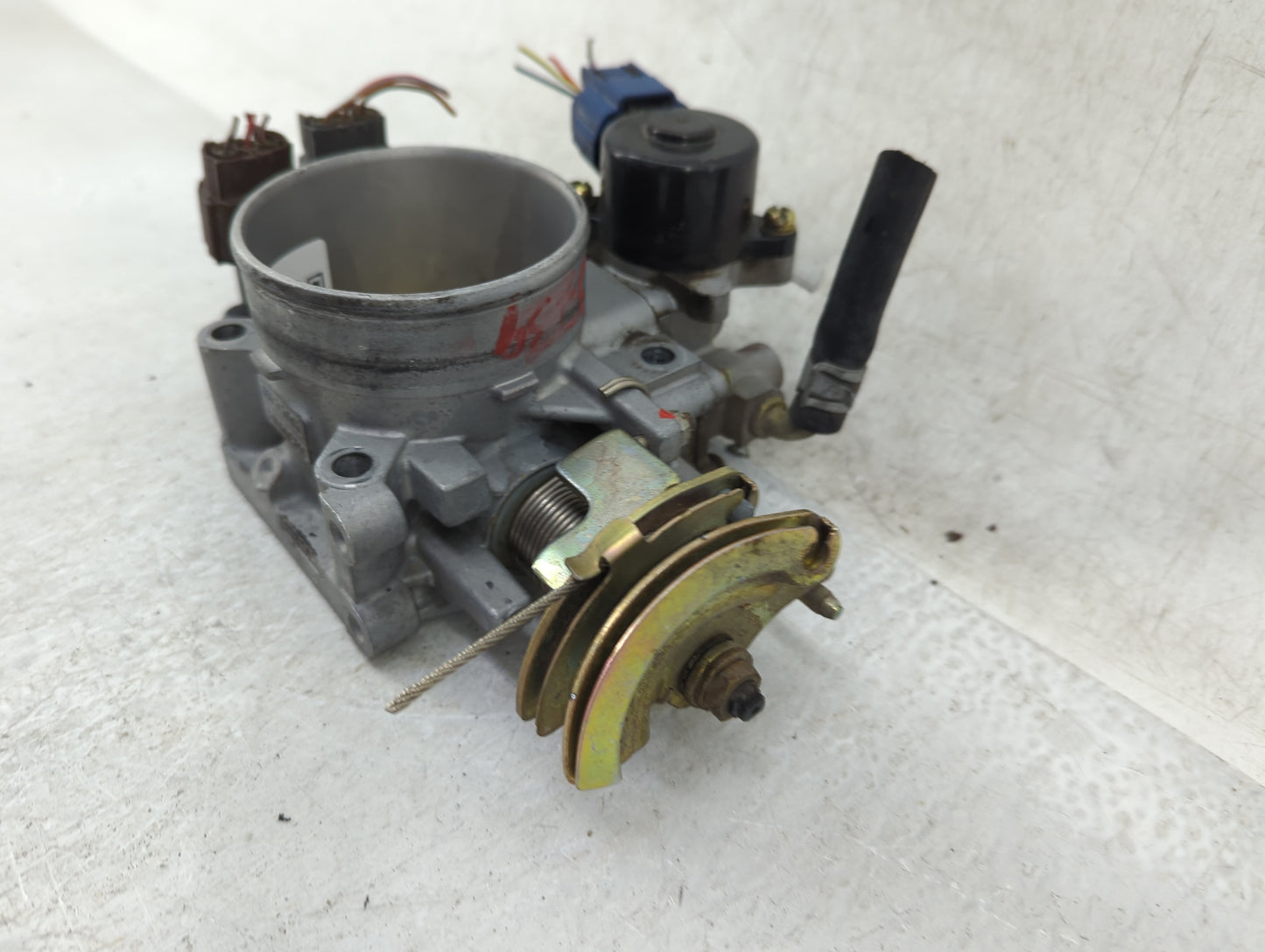 2001-2003 Infiniti Qx4 Throttle Body Fits Fits 2001 2002 2003 OEM Used Auto Parts - Oemusedautoparts1.com