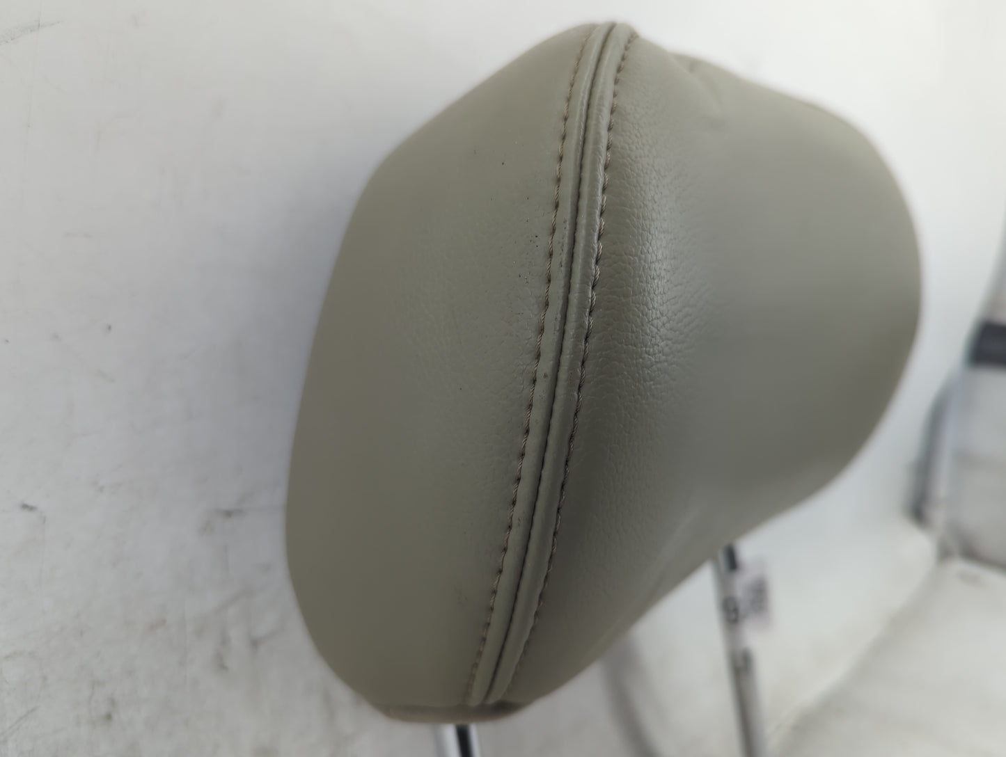 2002-2003 Infiniti Qx4 Headrest Head Rest Front Driver Passenger Seat Fits Fits 2002 2003 OEM Used Auto Parts - Oemusedautop