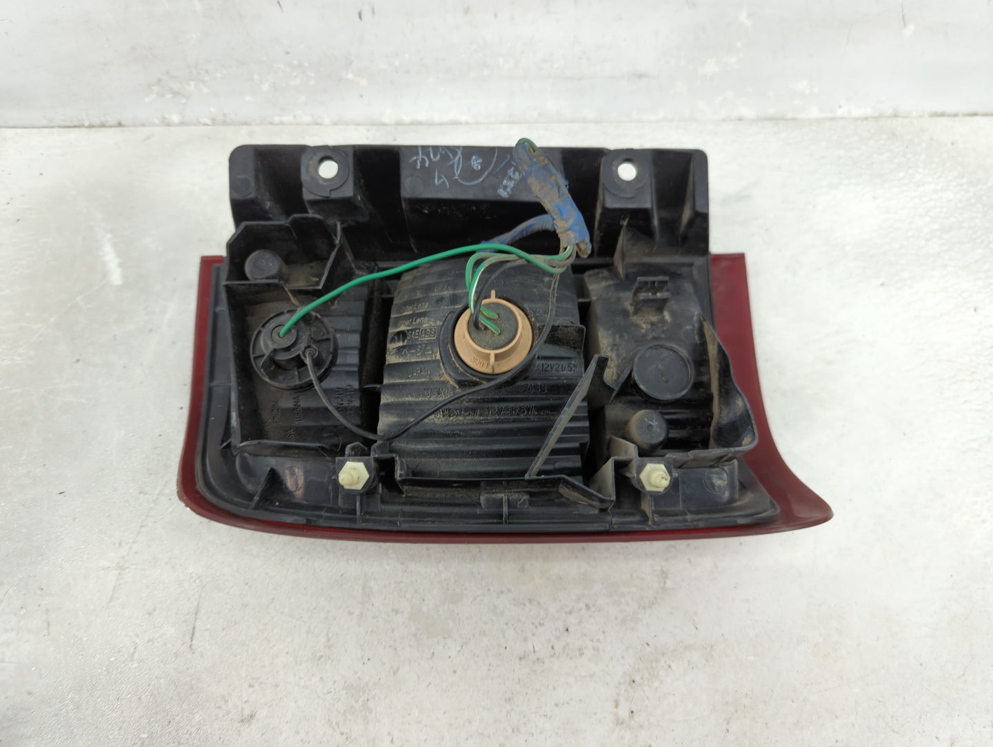 2001-2003 Infiniti Qx4 Tail Light Assembly Passenger Right OEM Fits Fits 2001 2002 2003 OEM Used Auto Parts - Oemusedautopar
