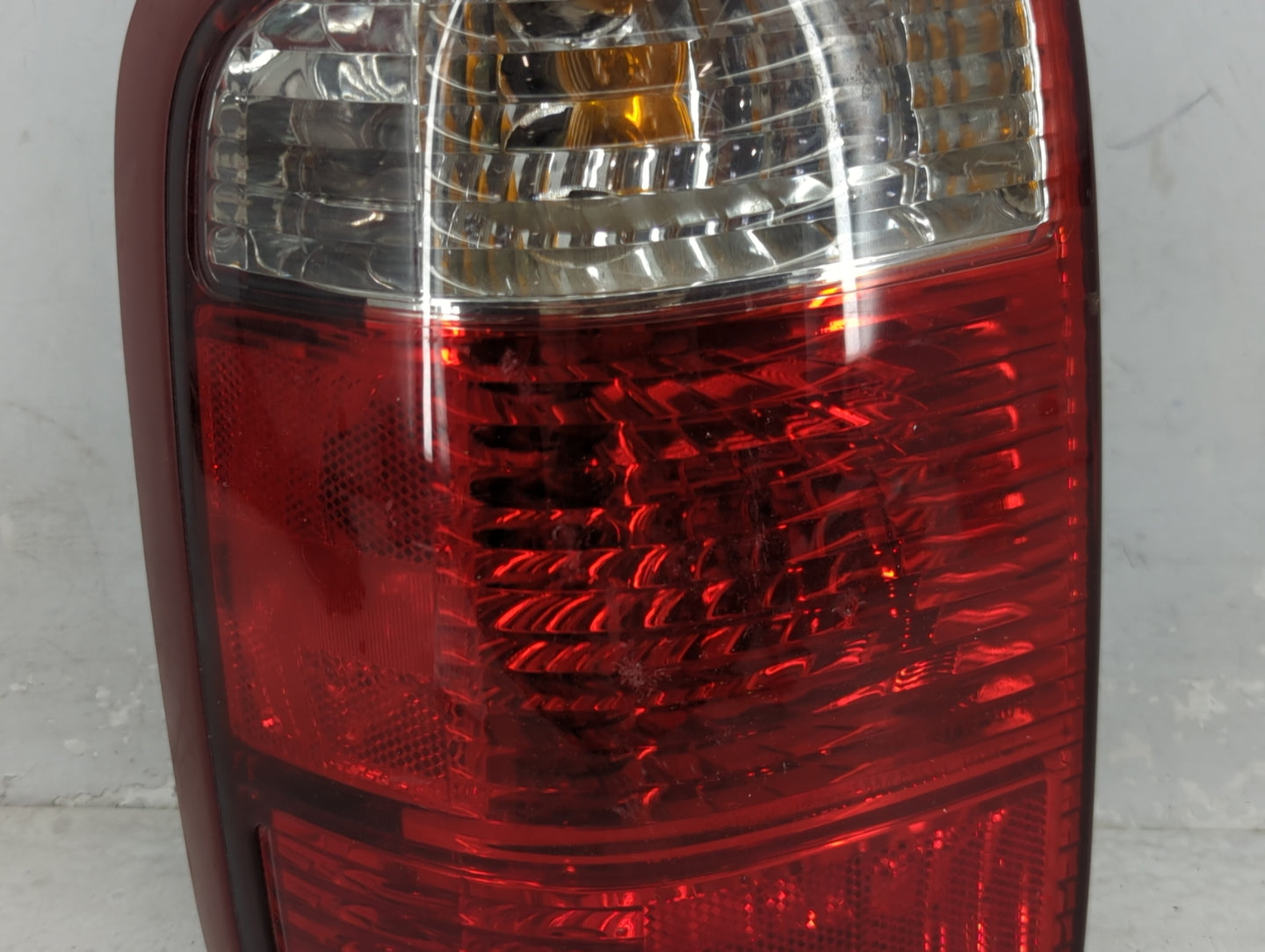 2001-2003 Infiniti Qx4 Tail Light Assembly Driver Left OEM P/N:220-63508 Fits Fits 2001 2002 2003 OEM Used Auto Parts - Oemu