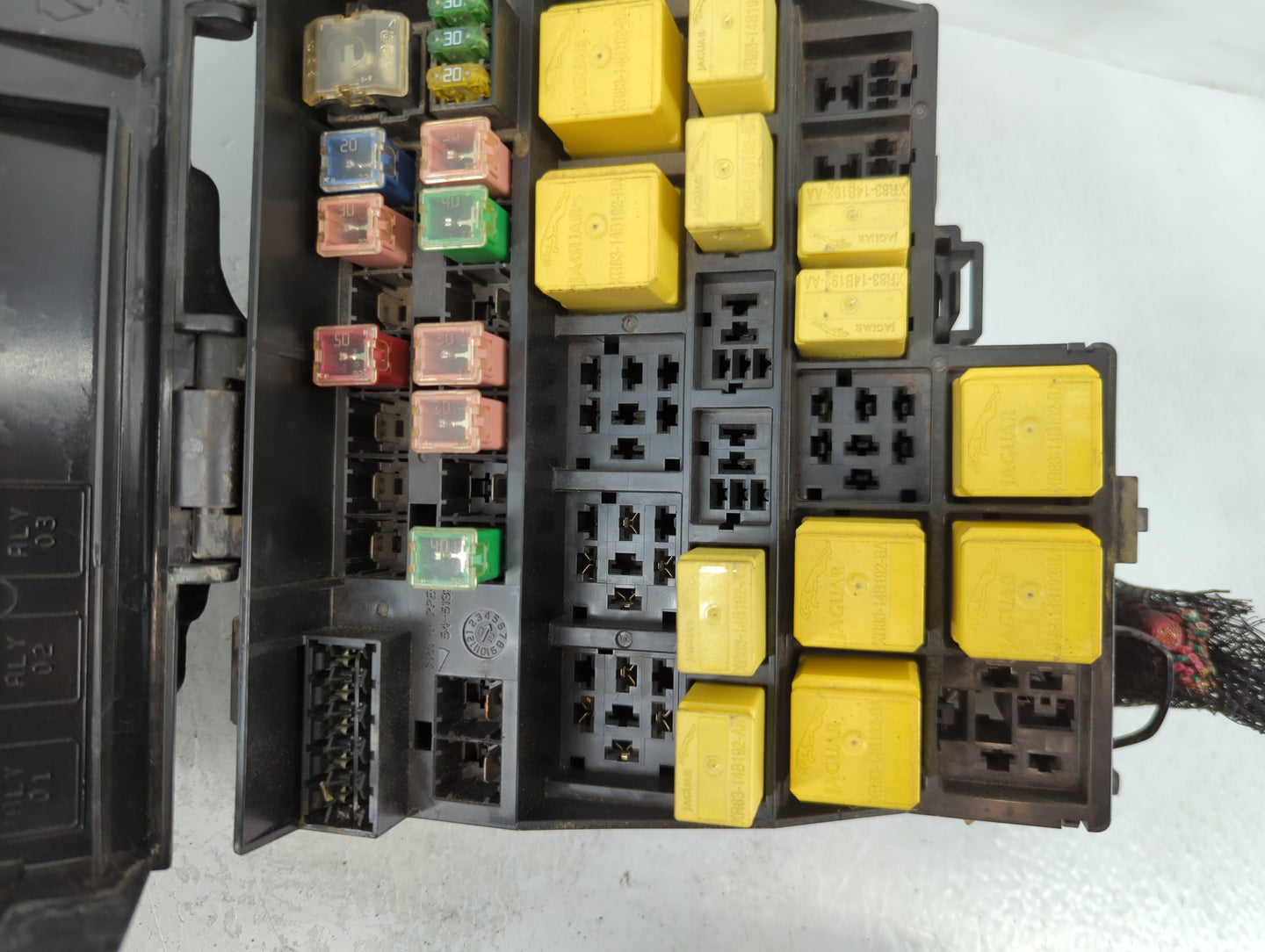 2003-2004 Jaguar S-Type Fusebox Fuse Box Panel Relay Module P/N:2R8T-14A003-EB 7154-3276 Fits Fits 2003 2004 OEM Used Auto P