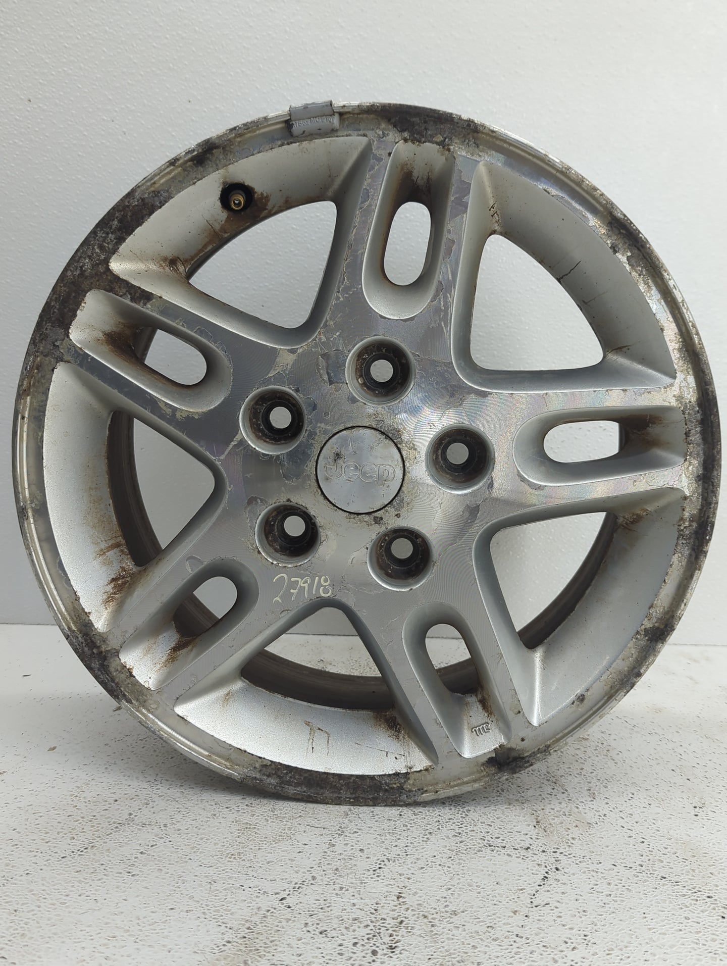 2002-2004 Jeep Grand Cherokee Oem Wheel Rim - Oemusedautoparts1.com