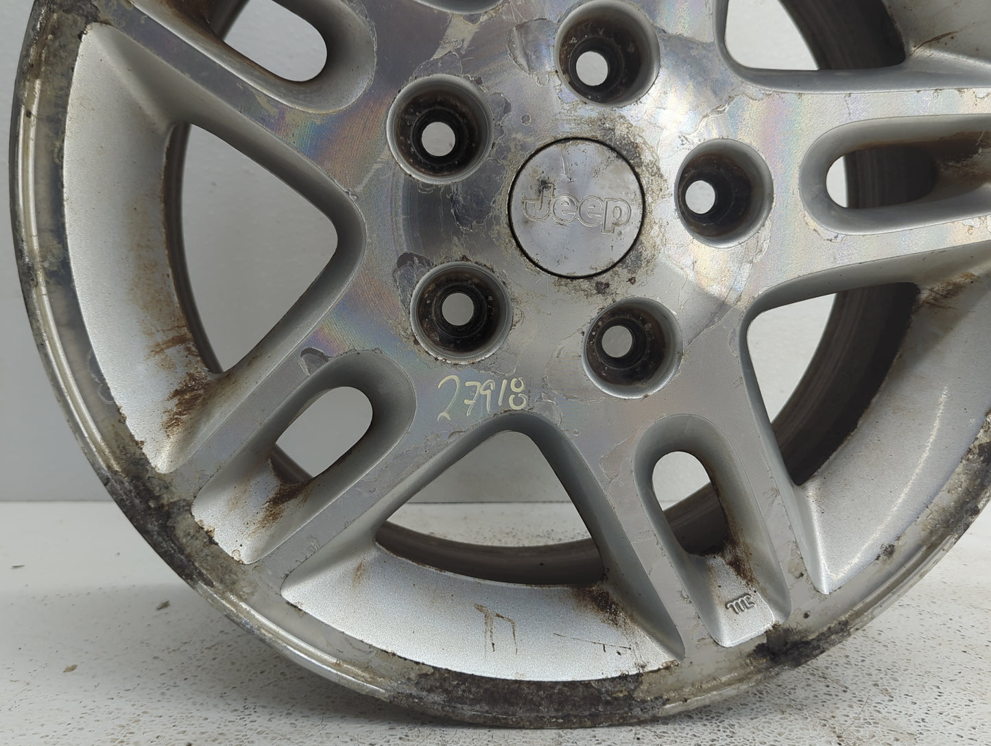 2002-2004 Jeep Grand Cherokee Oem Wheel Rim - Oemusedautoparts1.com