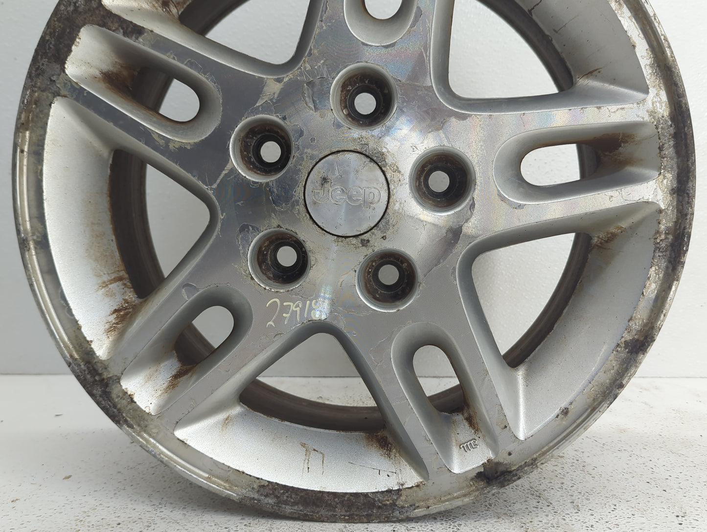 2002-2004 Jeep Grand Cherokee Oem Wheel Rim - Oemusedautoparts1.com