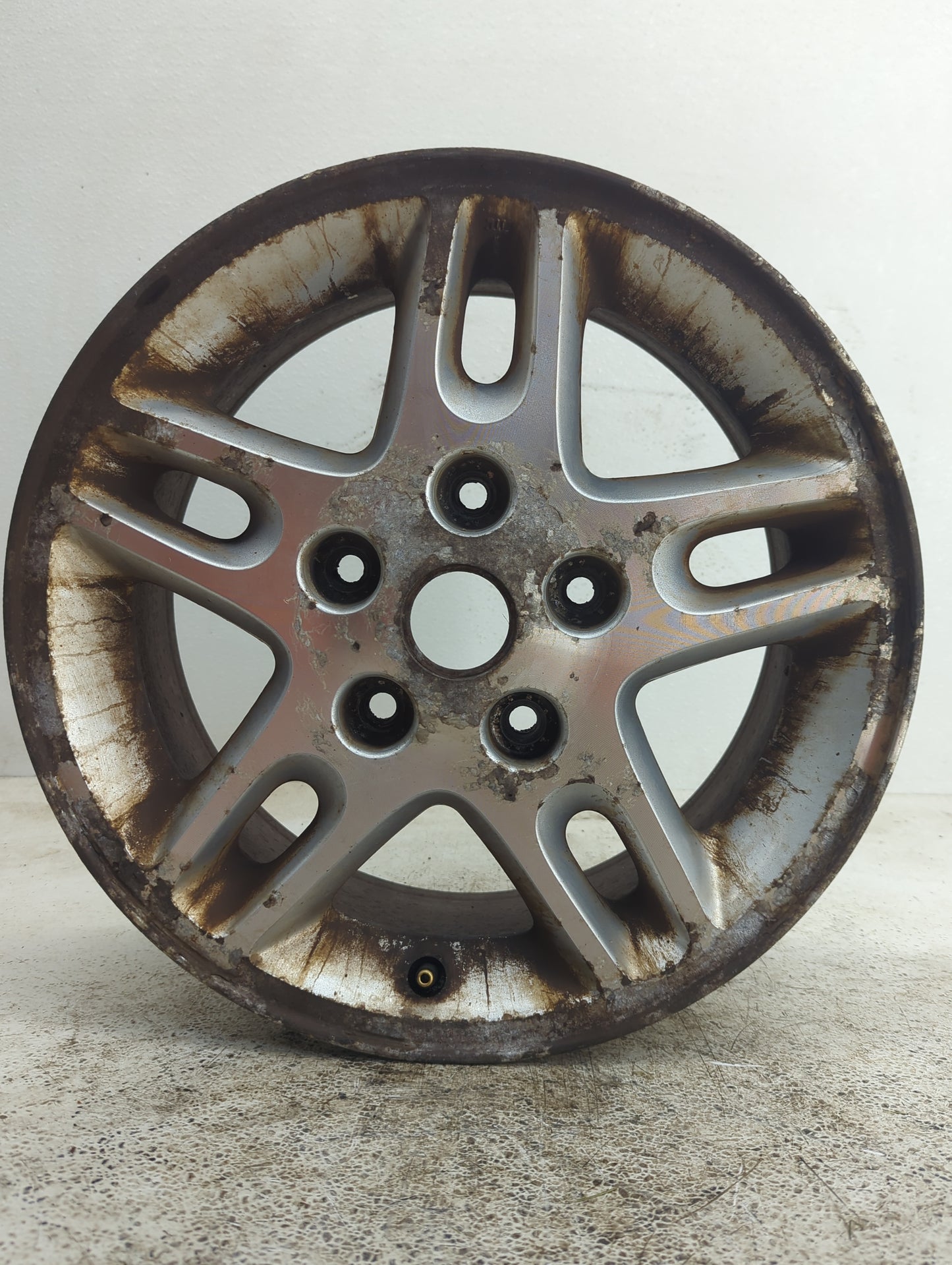 2002-2004 Jeep Grand Cherokee Oem Wheel Rim - Oemusedautoparts1.com