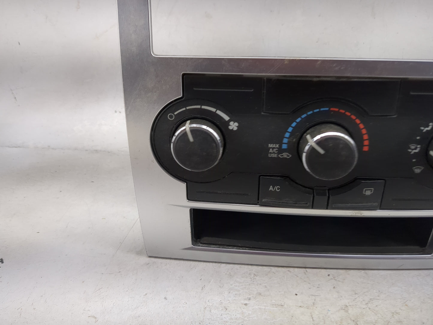 1999-2004 Jeep Grand Cherokee Climate Control Module Temperature AC/Heater Replacement P/N:12222820 P55115904AC Fits OEM Use