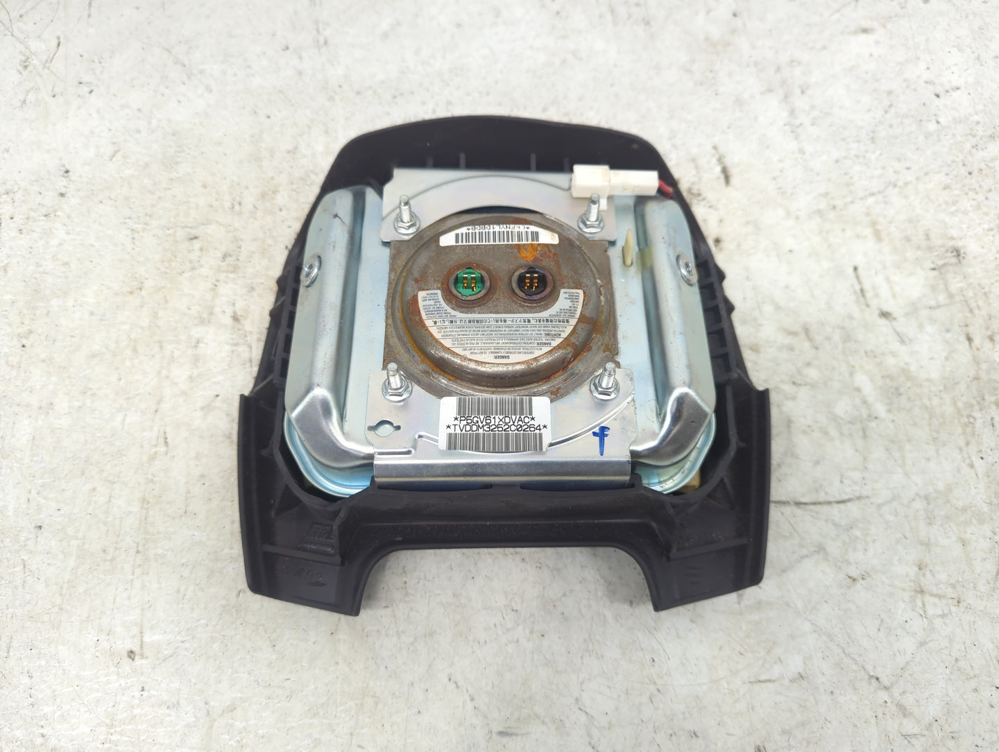 2003-2004 Jeep Grand Cherokee Air Bag Driver Left Steering Wheel Mounted - Oemusedautoparts1.com