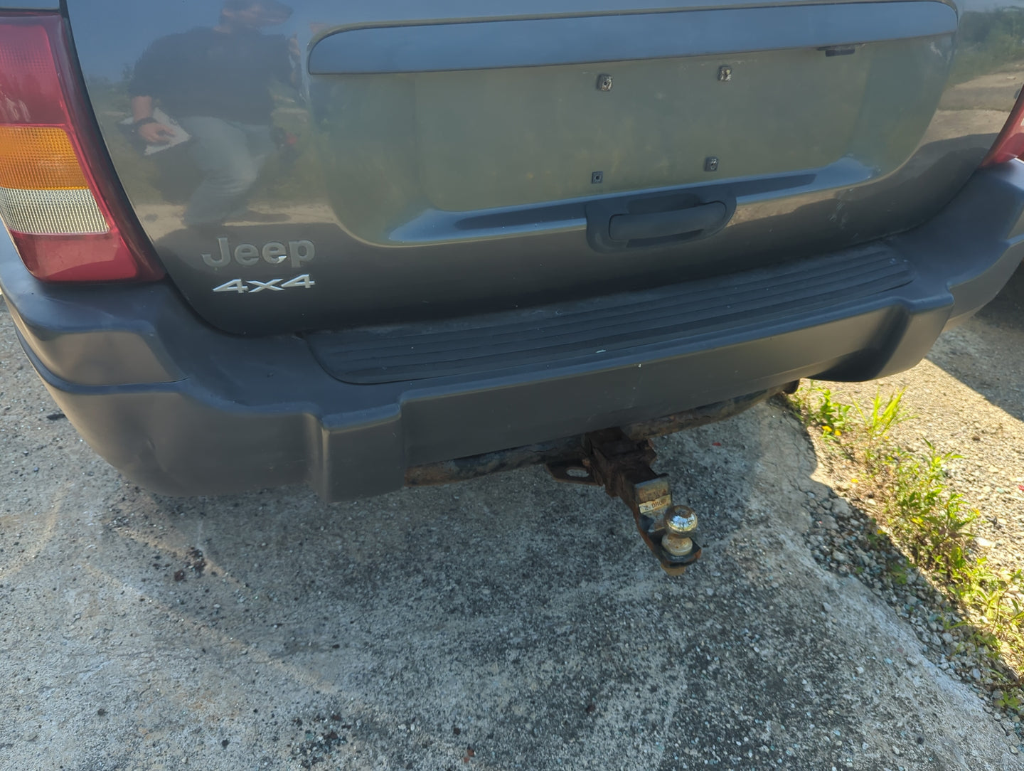 1999-2004 Jeep Grand Cherokee Rear Bumper Assembly Oem - Oemusedautoparts1.com