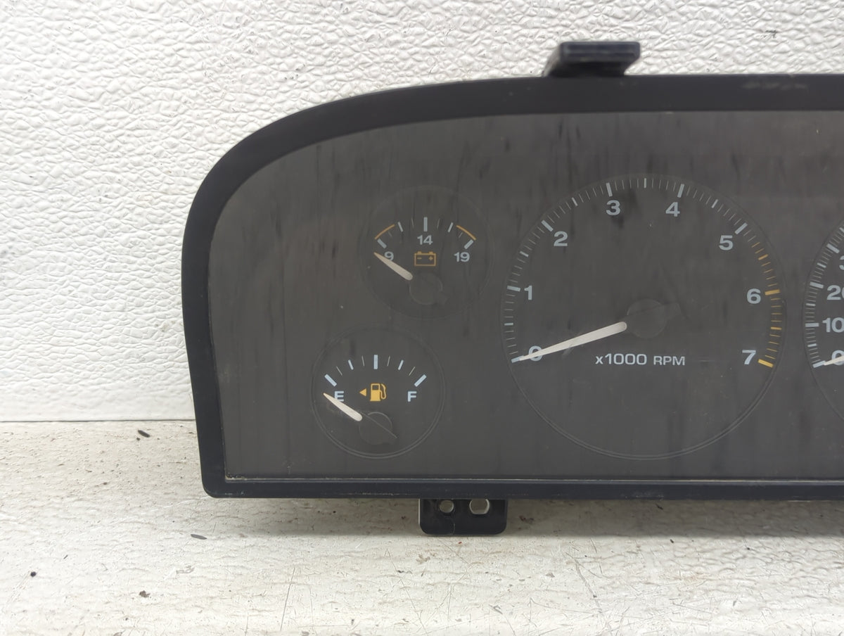 2002-2004 Jeep Grand Cherokee Instrument Cluster Speedometer Gauges P/N:56050802AC Miles:1K Fits Fits 2002 2003 2004 OEM Use