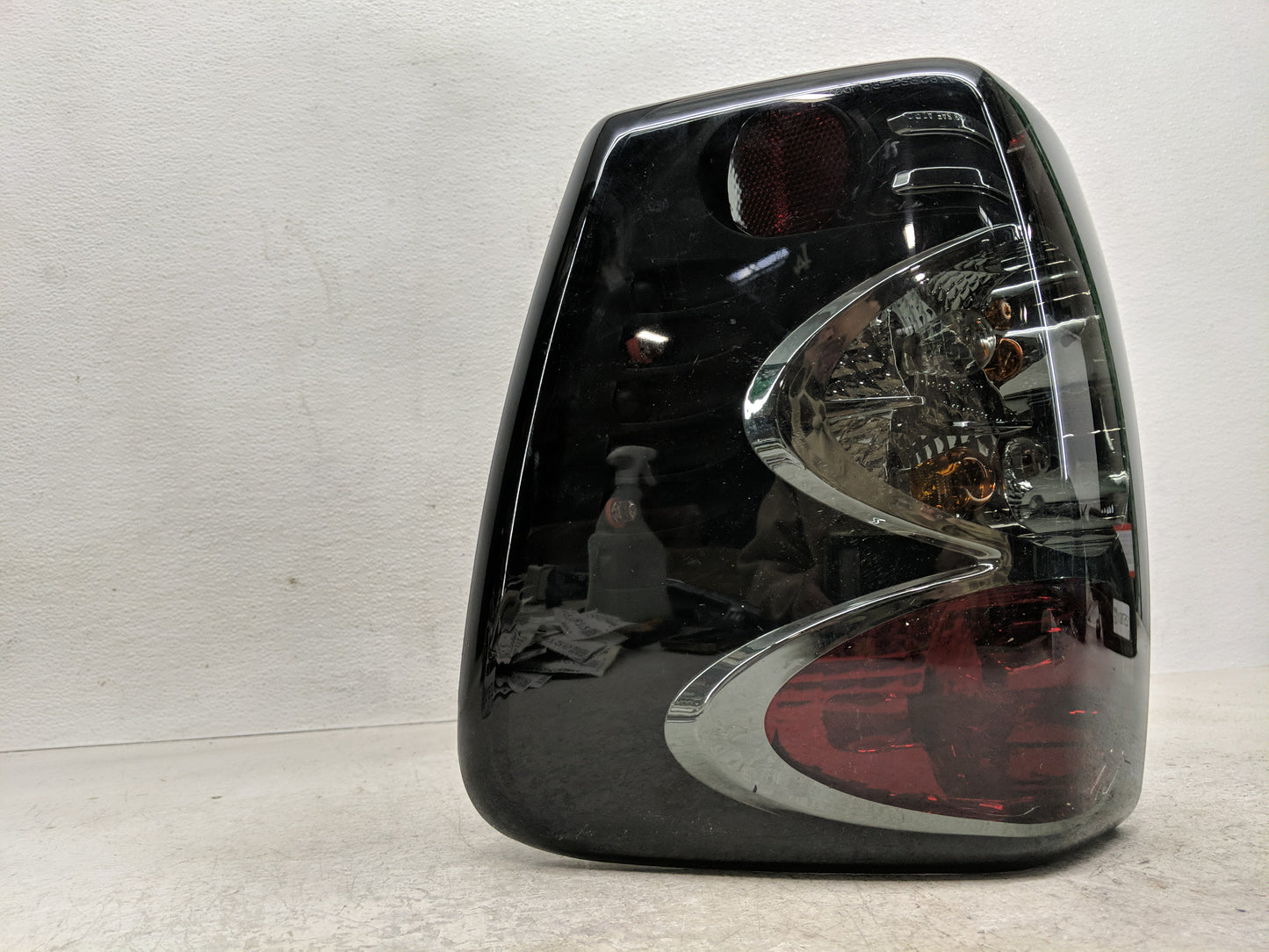 2003 Jeep Grand Cherokee Tail Light Assembly Passenger Right OEM Fits OEM Used Auto Parts - Oemusedautoparts1.com