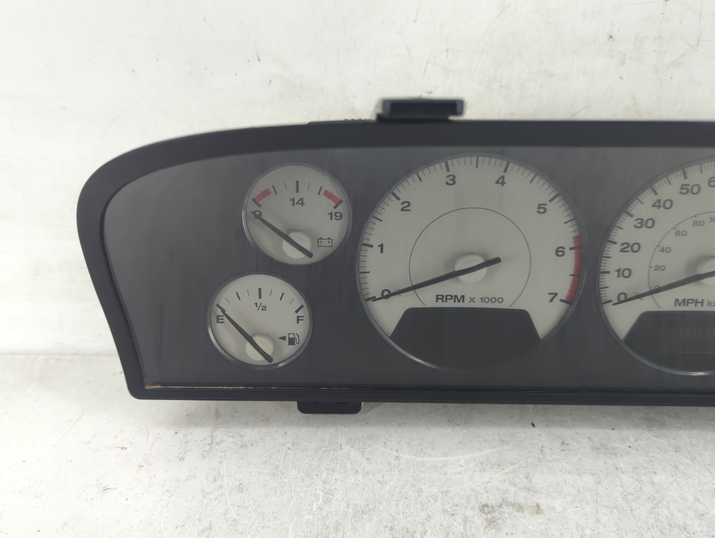 2002-2004 Jeep Grand Cherokee Instrument Cluster Speedometer Gauges P/N:56042919AJ Fits Fits 2002 2003 2004 OEM Used Auto Pa