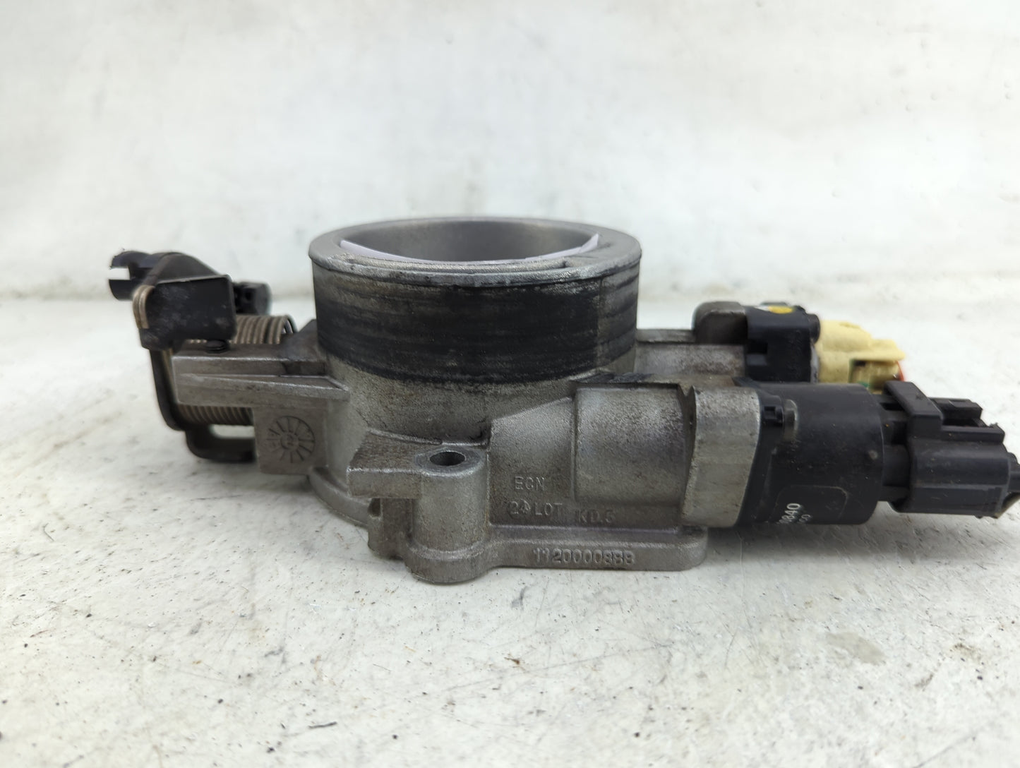 2001-2004 Jeep Grand Cherokee Throttle Body P/N:1120000BB Fits Fits 2001 2002 2003 2004 OEM Used Auto Parts - Oemusedautopar
