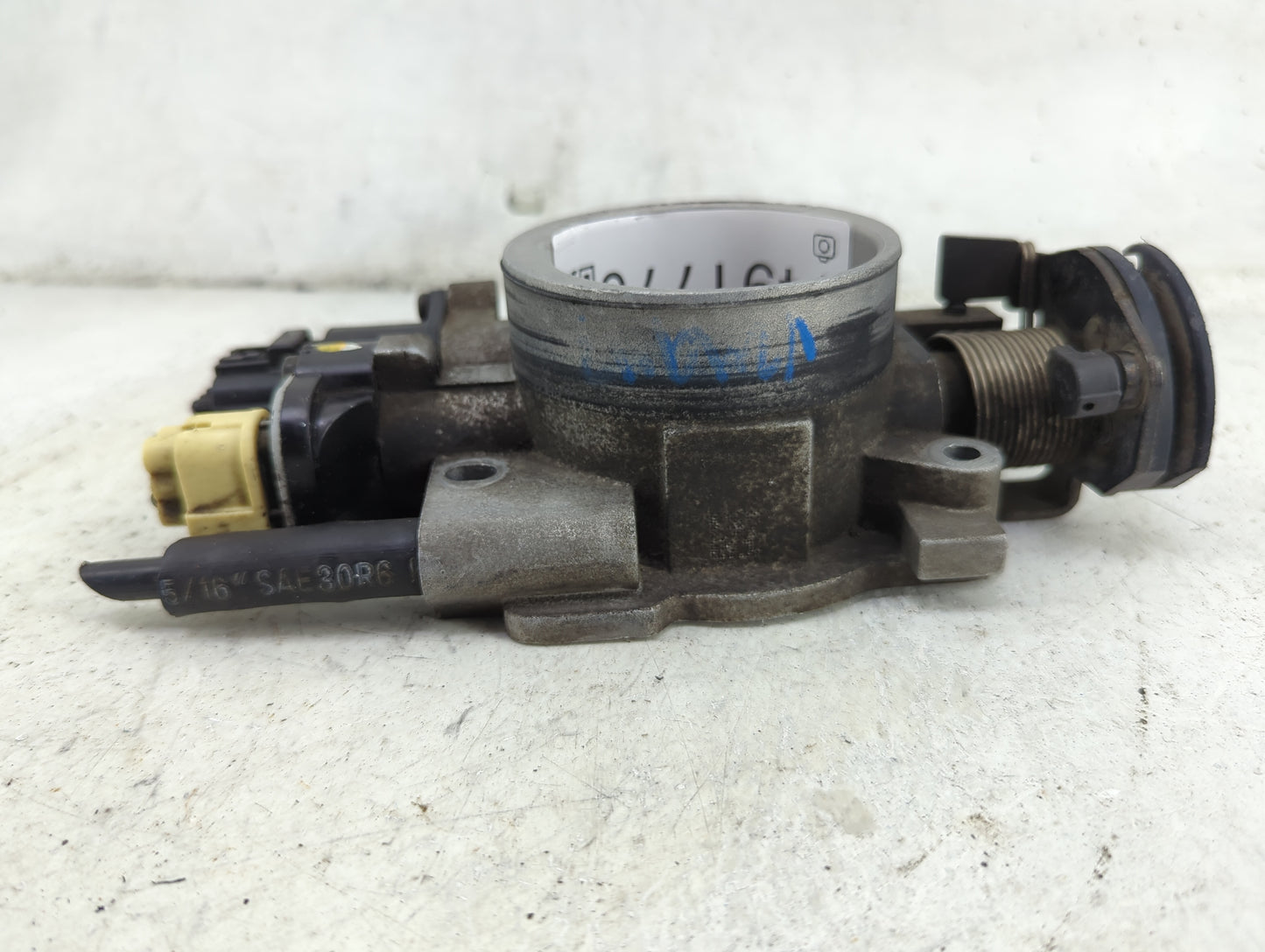 2001-2004 Jeep Grand Cherokee Throttle Body P/N:1120000BB Fits Fits 2001 2002 2003 2004 OEM Used Auto Parts - Oemusedautopar