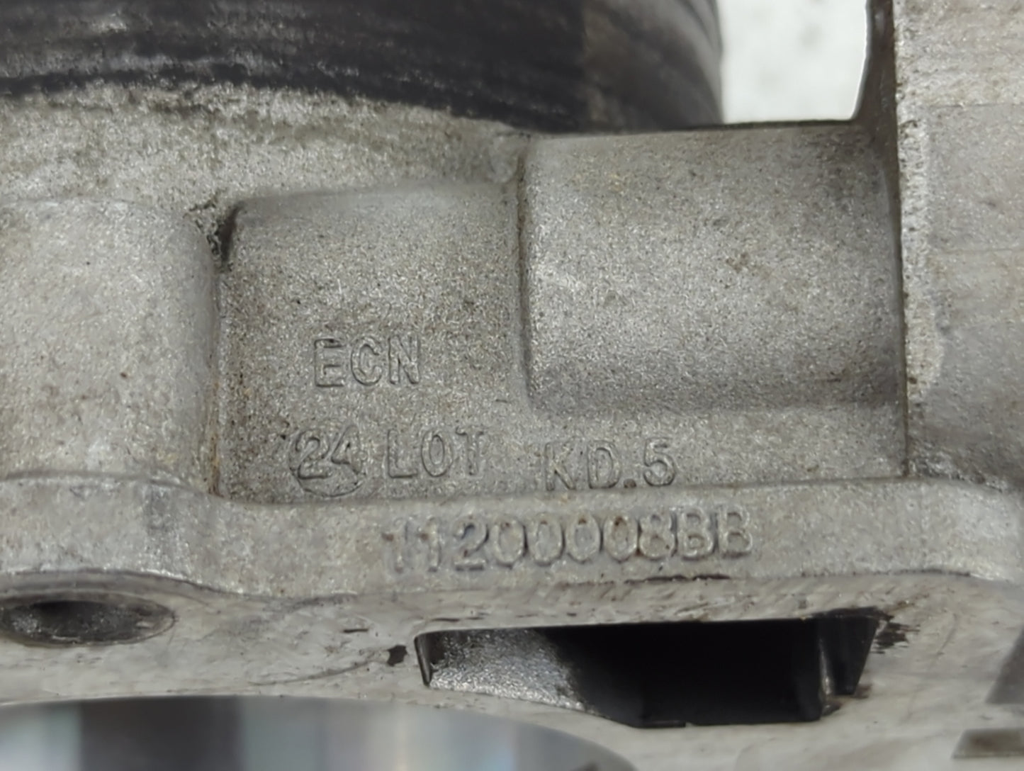 2001-2004 Jeep Grand Cherokee Throttle Body P/N:1120000BB Fits Fits 2001 2002 2003 2004 OEM Used Auto Parts - Oemusedautopar