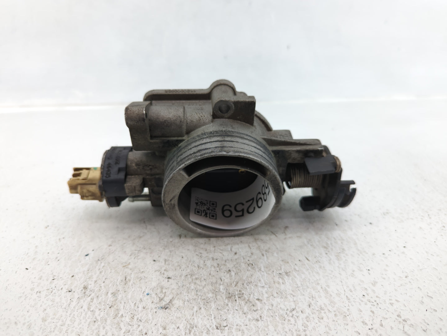 2001-2004 Jeep Grand Cherokee Throttle Body P/N:53013663AD Fits Fits 2001 2002 2003 2004 OEM Used Auto Parts - Oemusedautopa