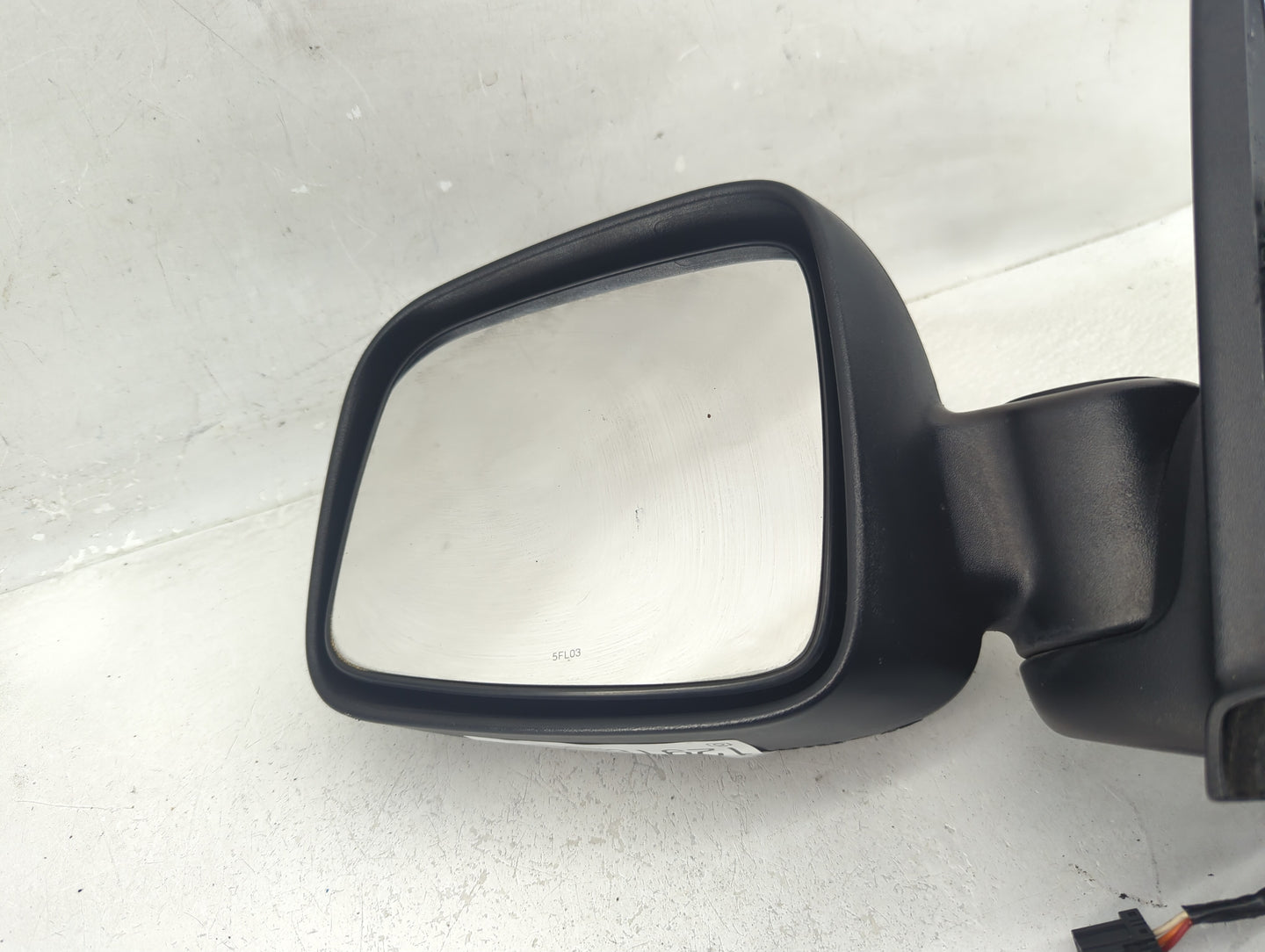 2002-2007 Jeep Liberty Driver Side View Mirror - Left Door Mirror OEM Used - Oemusedautoparts1.com