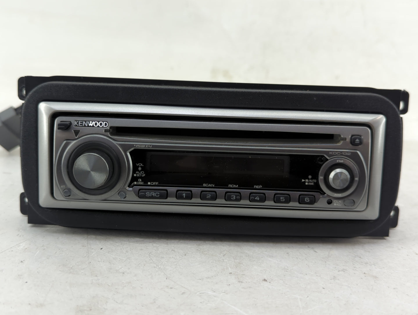 2003 Jeep Liberty Radio AM FM Cd Player Receiver Replacement Fits OEM Used Auto Parts - Oemusedautoparts1.com