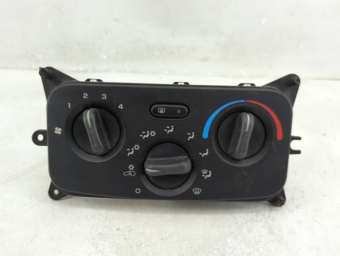 2002-2003 Jeep Liberty Climate Control Module Temperature AC/Heater Replacement P/N:55037533AD Fits Fits 2002 2003 OEM Used 