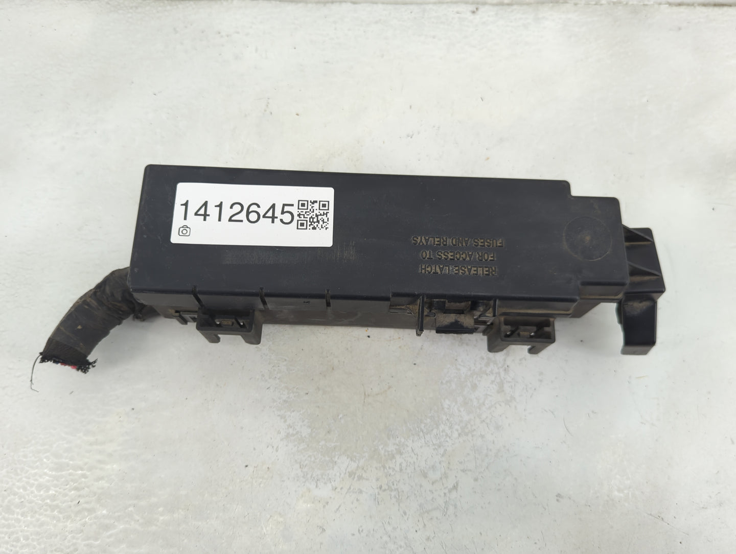 2002-2004 Jeep Liberty Fusebox Fuse Box Panel Relay Module P/N:56009950AR Fits Fits 2002 2003 2004 OEM Used Auto Parts - Oem