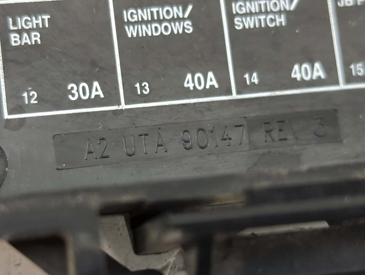 2002-2004 Jeep Liberty Fusebox Fuse Box Panel Relay Module P/N:56009950AR Fits Fits 2002 2003 2004 OEM Used Auto Parts - Oem