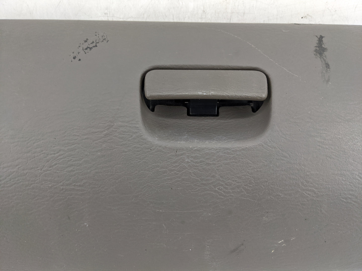 2003 Jeep Liberty Passenger Glove Box Door Storage Compartment - Oemusedautoparts1.com