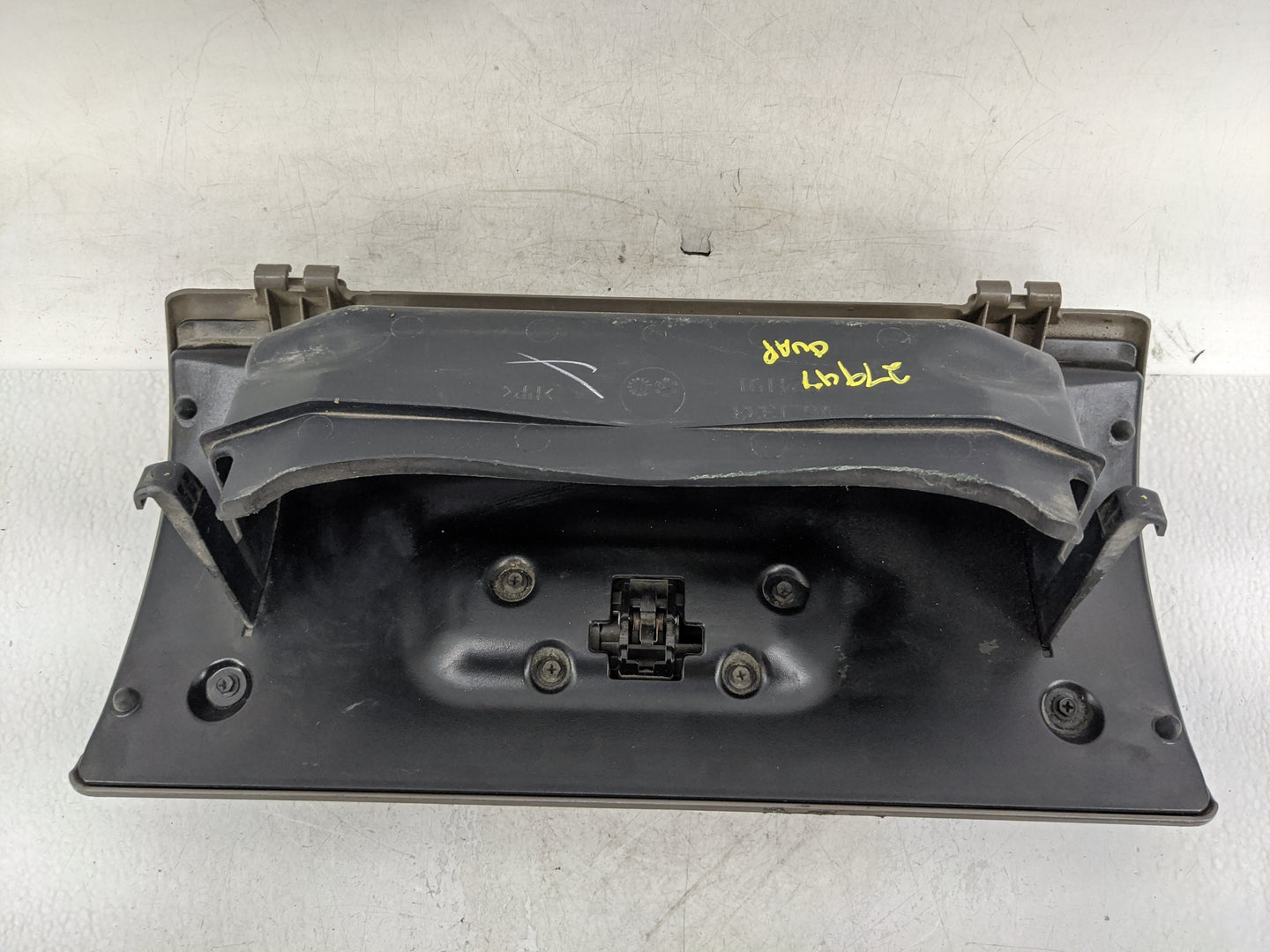 2003 Jeep Liberty Passenger Glove Box Door Storage Compartment - Oemusedautoparts1.com