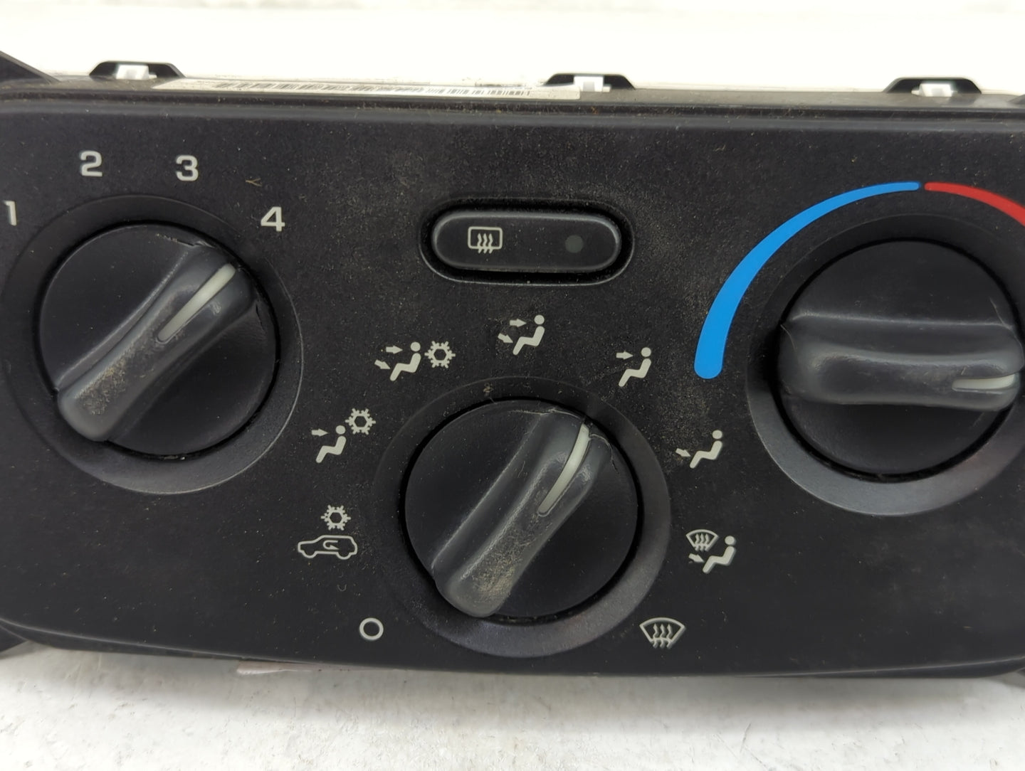 2002-2003 Jeep Liberty Climate Control Module Temperature AC/Heater Replacement P/N:P55037533AD Fits Fits 2002 2003 OEM Used