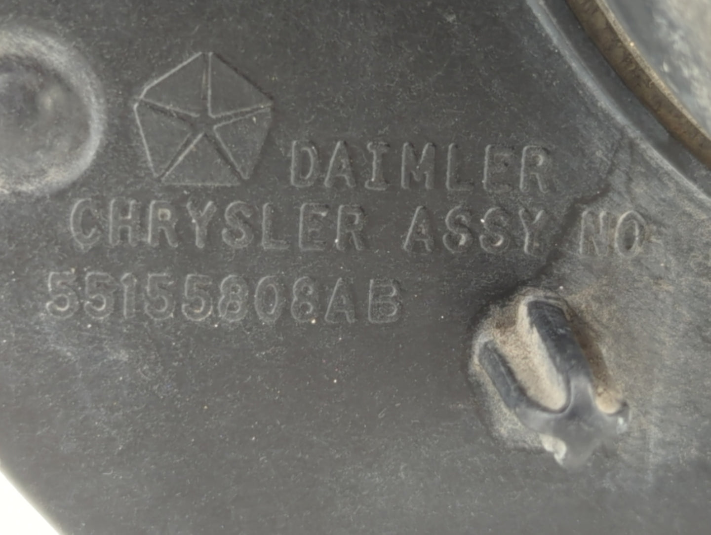 2002-2004 Jeep Liberty Passenger Right Oem Head Light Headlight Lamp - Oemusedautoparts1.com