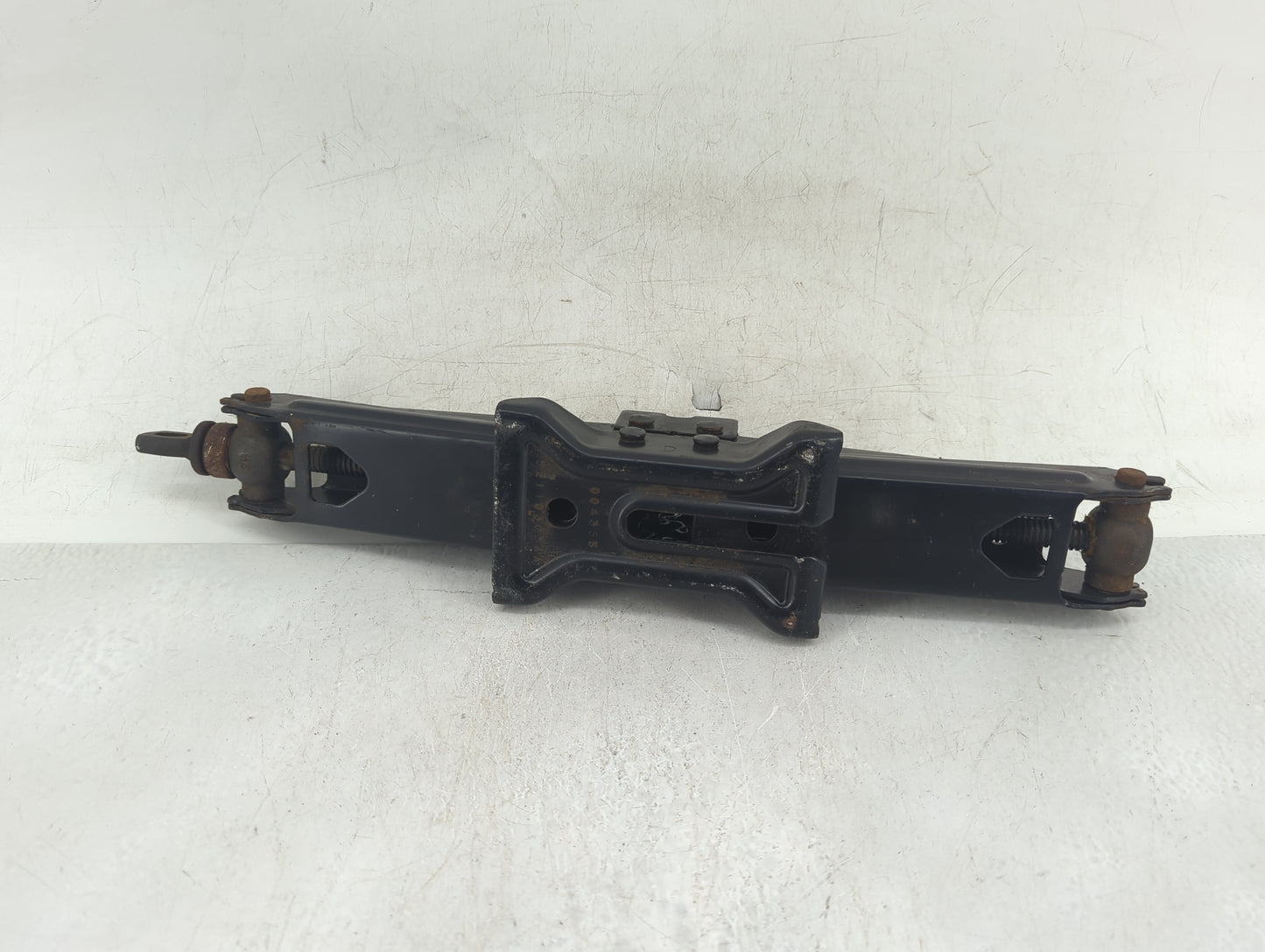 Jeep Liberty Spare Scissor Car Jack 820817 - Oemusedautoparts1.com