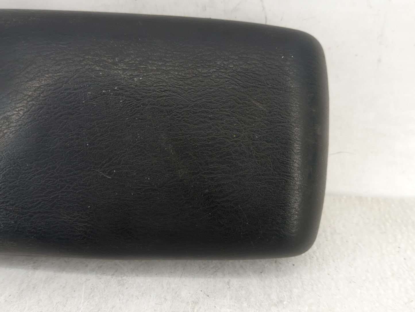 2002-2004 Jeep Liberty Center Console Armrest Cover Lid Fits Fits 2002 2003 2004 OEM Used Auto Parts - Oemusedautoparts1.com