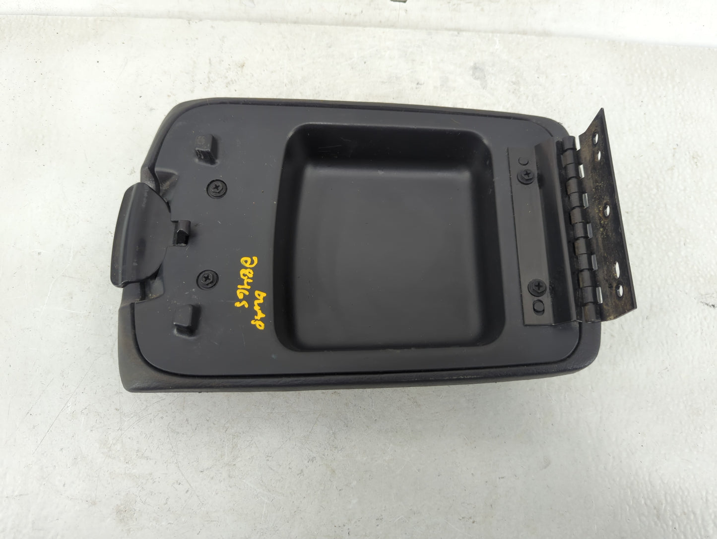 2002-2004 Jeep Liberty Center Console Armrest Cover Lid Fits Fits 2002 2003 2004 OEM Used Auto Parts - Oemusedautoparts1.com