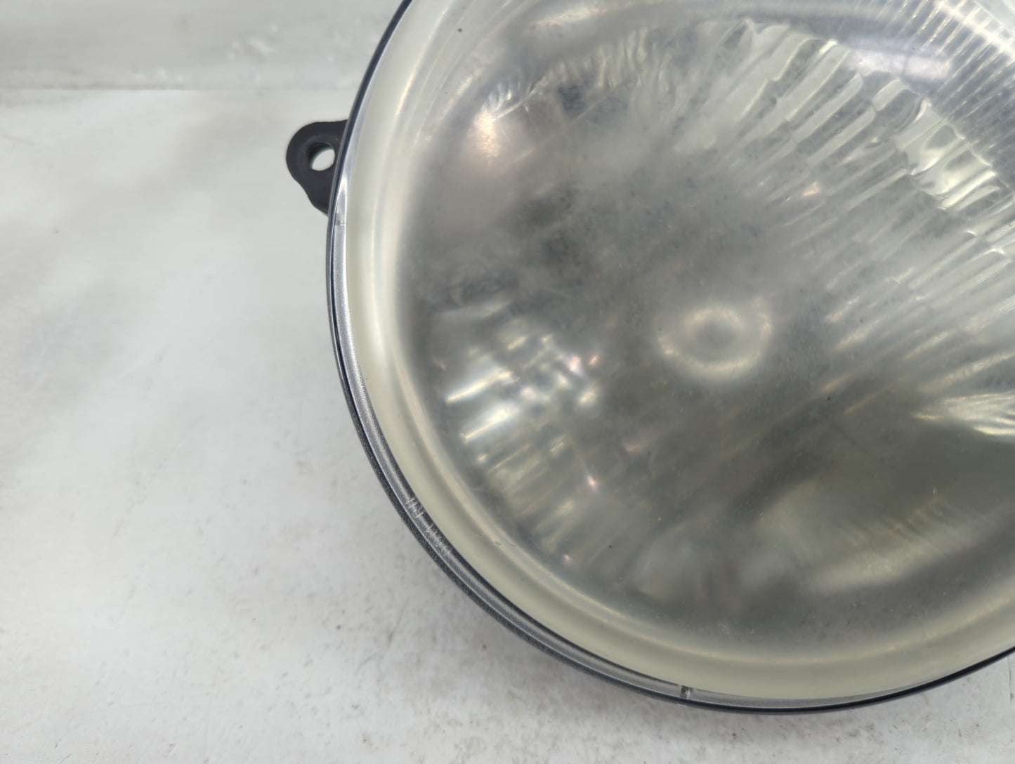 2002-2004 Jeep Liberty Passenger Right Oem Head Light Headlight Lamp - Oemusedautoparts1.com