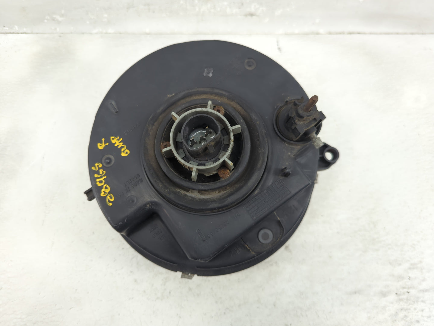 2002-2004 Jeep Liberty Passenger Right Oem Head Light Headlight Lamp - Oemusedautoparts1.com