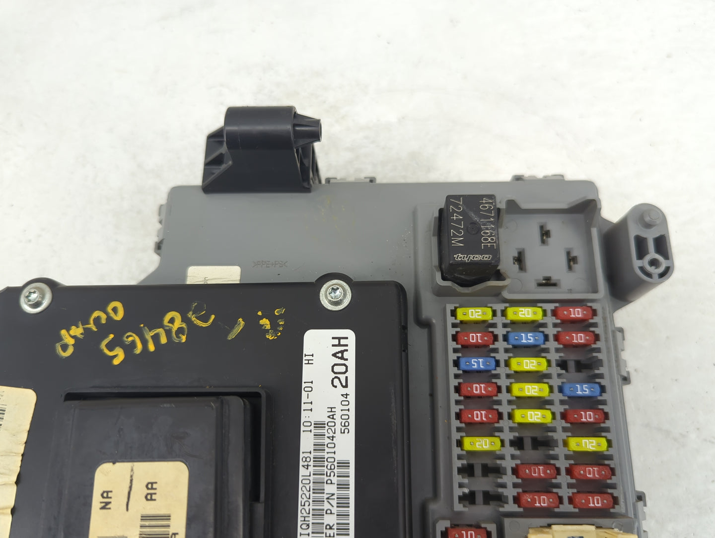 2003-2003 Jeep Liberty Body Control Module Bcm Inner Cabin Fuse Box - Oemusedautoparts1.com