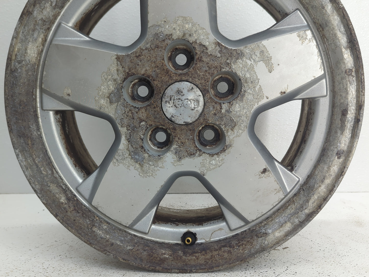 2002-2007 Jeep Liberty Oem Wheel Rim 823116 - Oemusedautoparts1.com