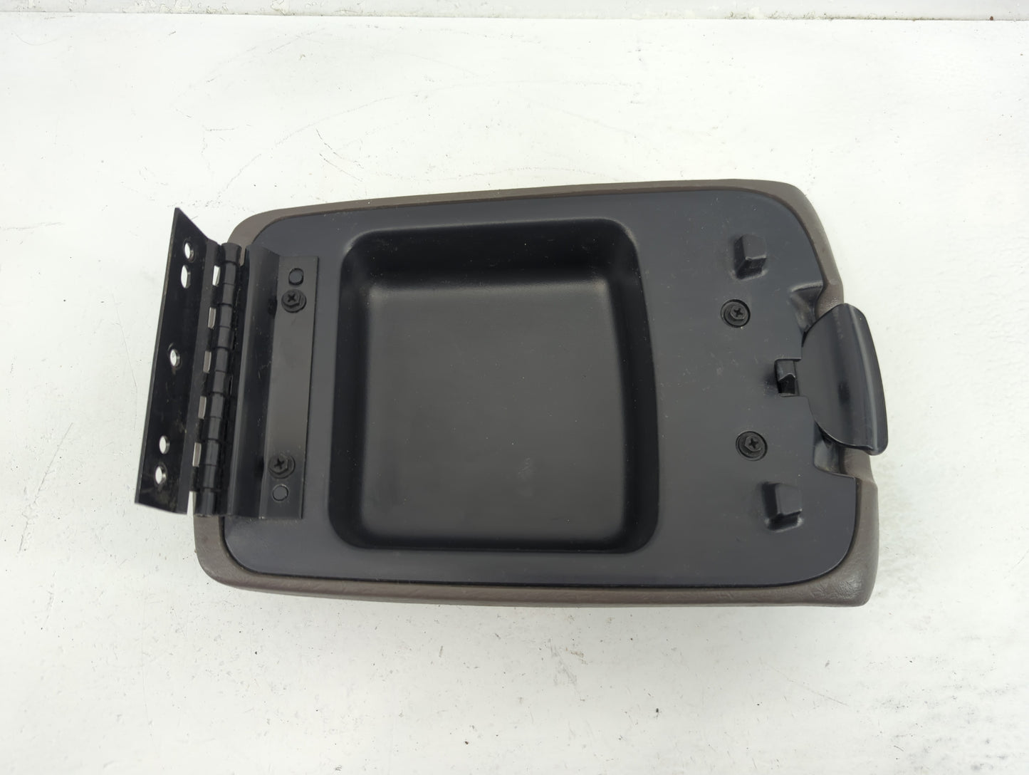 2002-2004 Jeep Liberty Center Console Armrest Cover Lid Fits Fits 2002 2003 2004 OEM Used Auto Parts - Oemusedautoparts1.com