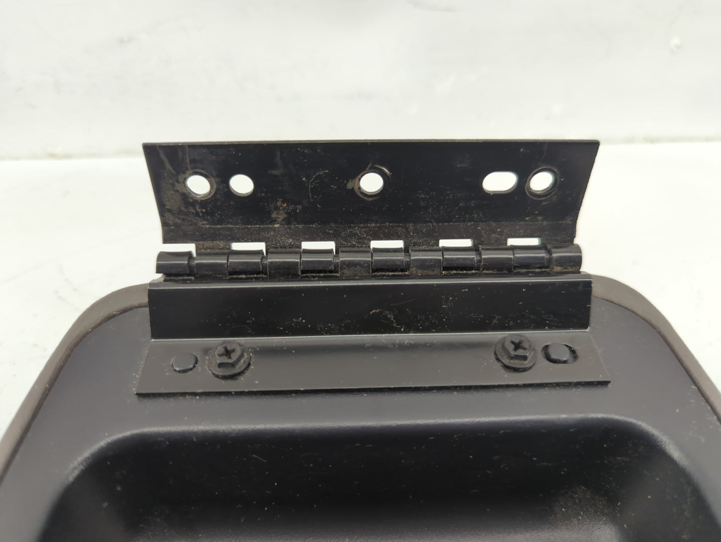2002-2004 Jeep Liberty Center Console Armrest Cover Lid Fits Fits 2002 2003 2004 OEM Used Auto Parts - Oemusedautoparts1.com